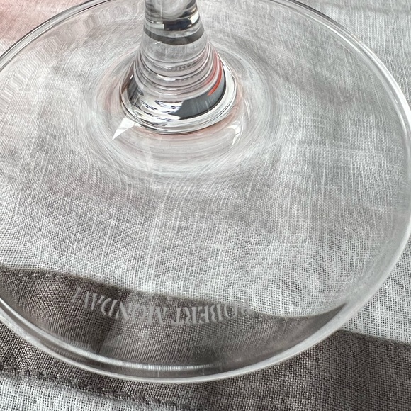 2 Elegant Robert Mondavi by Waterford wine Glasses. - Picture 3 of 6